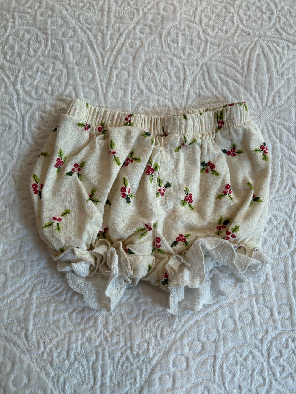 Sweet honey Girls Christmas Cream Floral Ruffle Bloomers